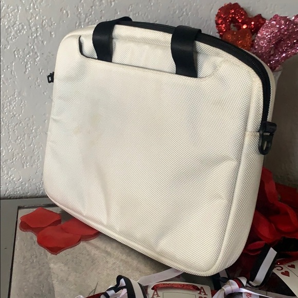 TUMI iPad Tablet Case - Picture 5 of 6